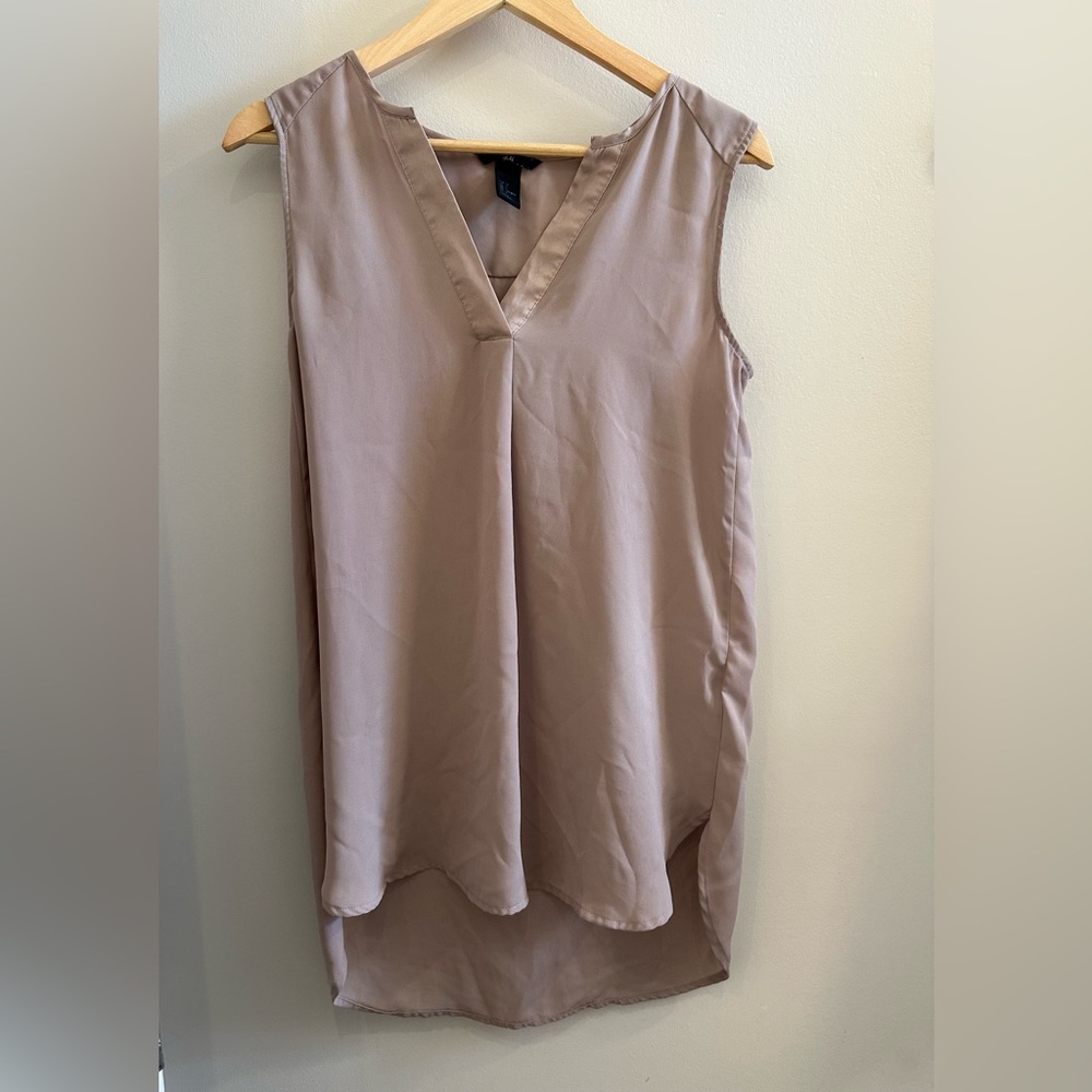 H&M V-Neck Sleeveless Beige Blouse